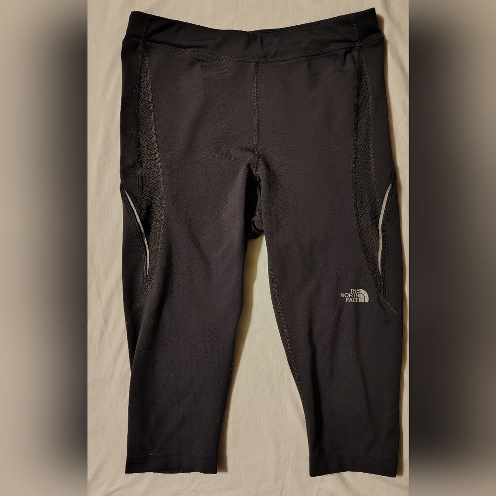The North Face Charcoal VaporWick Capri Leggings With Zip Back Pocket Size M